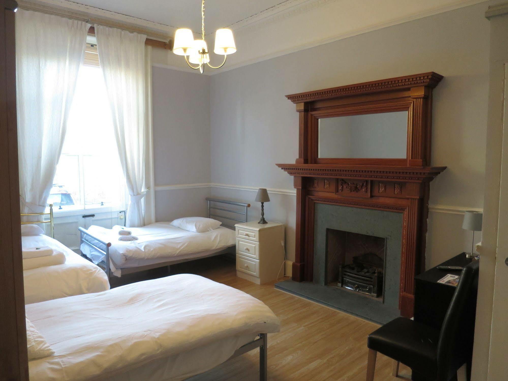Thornfield Guest Residence เอดินบะระ ภายนอก รูปภาพ